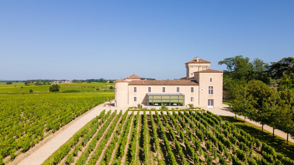 Hotel-Restaurant-Lalique-Chateau-Lafaurie-Peyraguey-©-Photo-Michael-Boudot-scaled